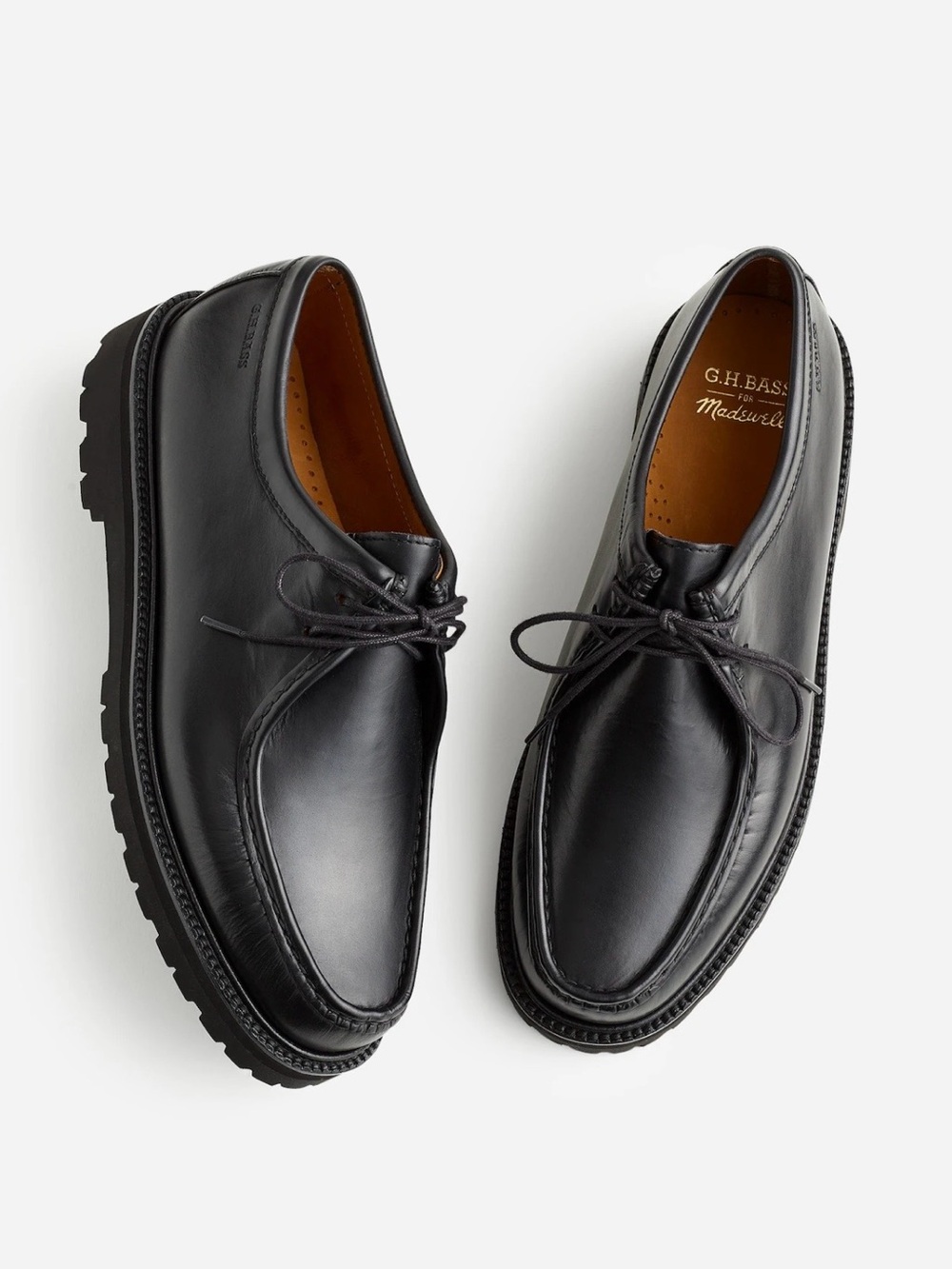G.H. Bass & Co. Men’s Black Leather Chukka Lug-Sole Boots